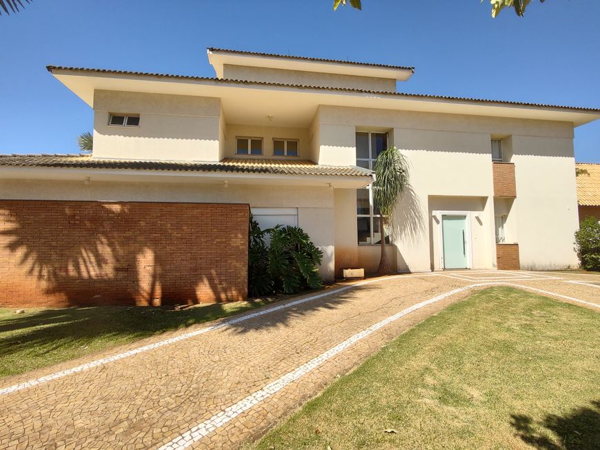 Excelente Casa Condomínio Tucanos
