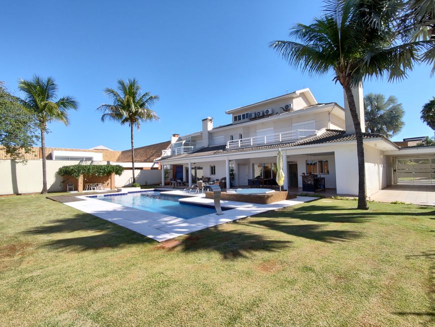 Excelente Casa Condomínio Tucanos