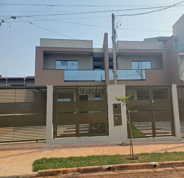 Sobrado geminado a venda na rua Emma Anna Oldemberg Astafieff, zona norte