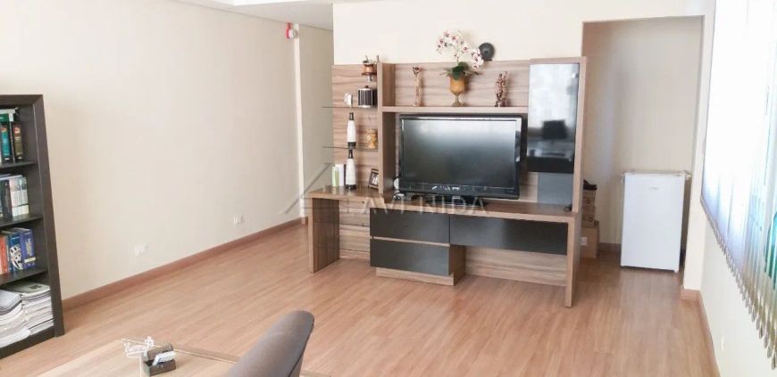 Sala comercial à venda com 65m² no Centro de Londrina PR