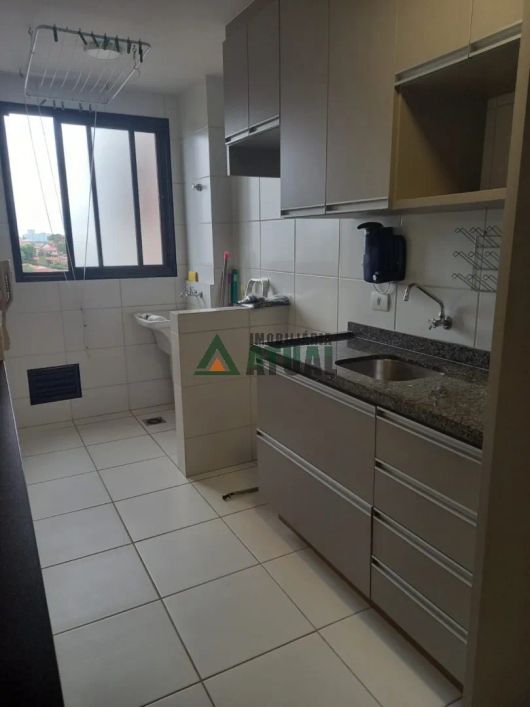 Lindo apartamento com 02 quartos, sendo 01 suíte planejada na região Central de Londrina