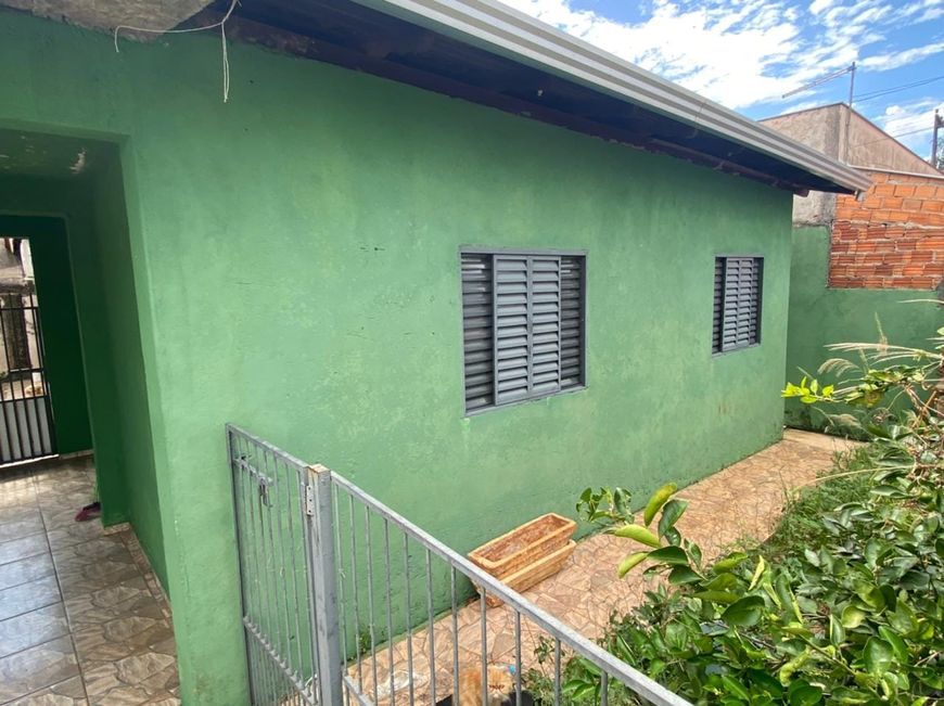 Casa à venda 3 Quartos, 1 Suite, 2 Vagas, 262M², Jardim Vale Azul, Londrina - PR