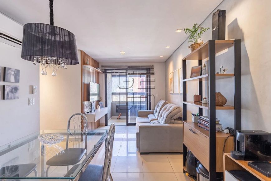 Apartamento com 3 dormitórios, sendo 1 suíte, à venda, 65 m² por R$ 429.000,00- Centro - Londrina/