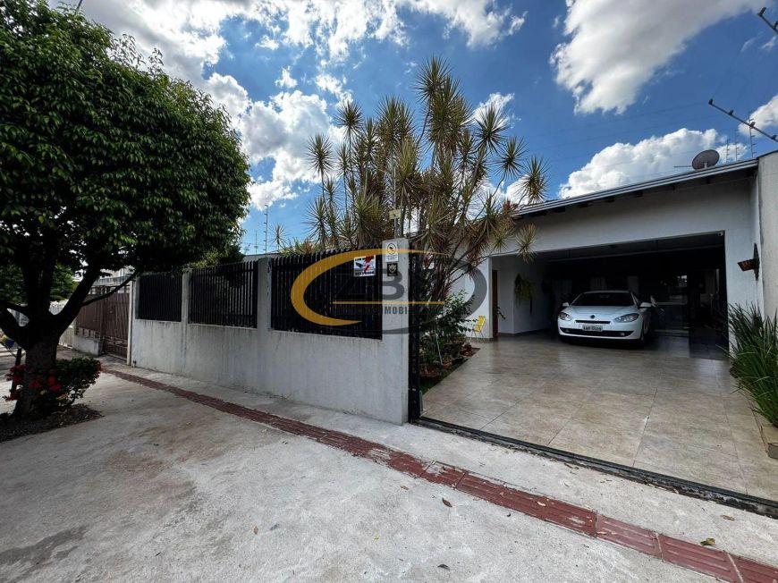 Casa à venda, 03 quartos (01 suíte), Jardim, Quintal com churrasqueira, 175 m² util, Jd Alpes, Lond