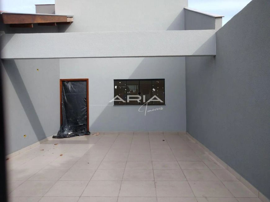 Casa com 03 quartos sendo 01 suíte à venda no Abussafe, Londrina/PR