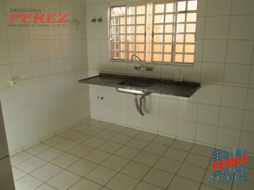 Casa para venda no jardim San Izidro em Londrina.