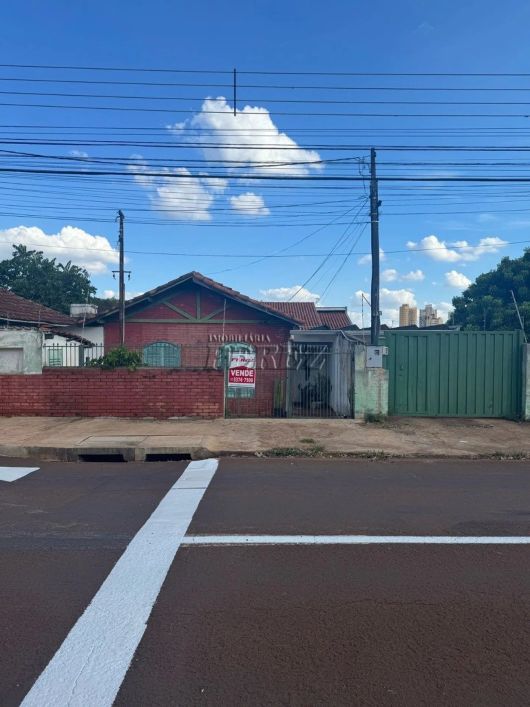 Casa à Venda na Vila Brasil - Rua Bolivia