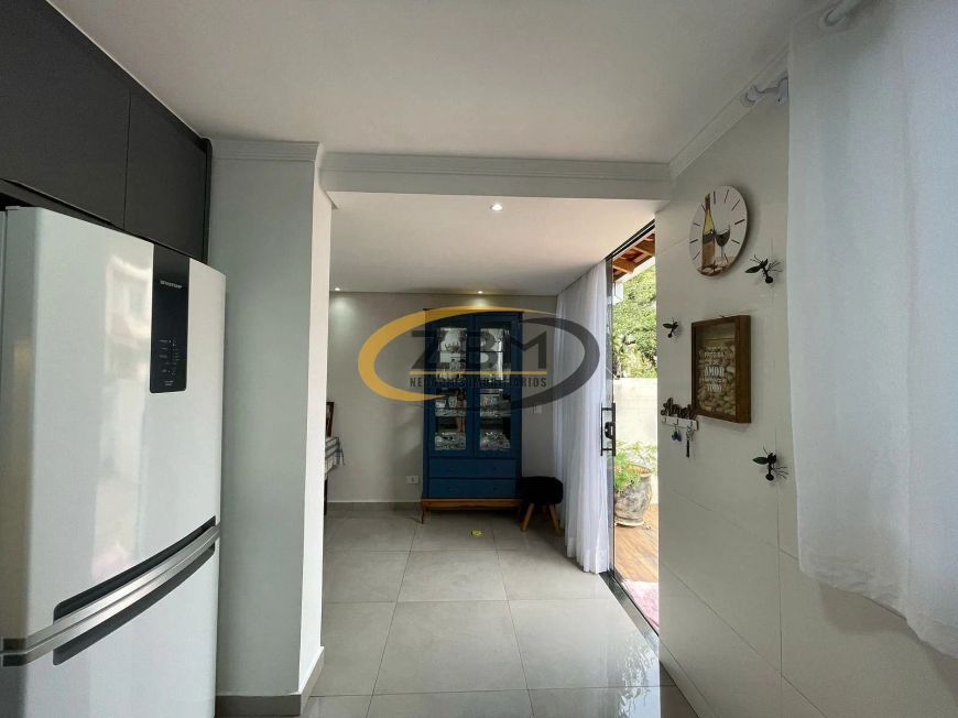 Casa à venda, Reformada, 02 Quartos, 01 vaga de garagem, Cozinha Planejada, 65 m² Área Útil, Jardim
