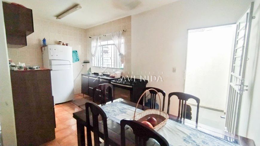 Casa a Venda com 03 Quartos, 01 Suite no Jd. Messiânico em Londrina