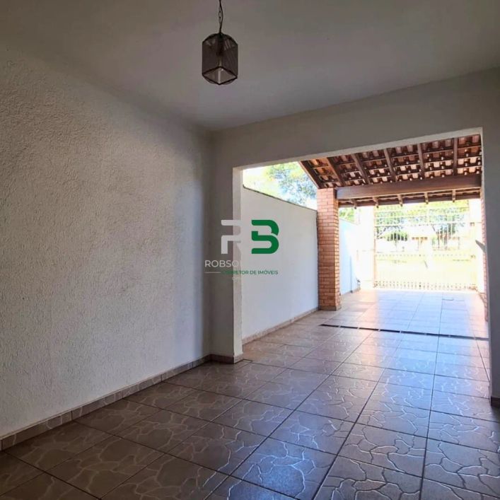 VENDE-SE CASA TÉRREA NO SANTA RITA 3