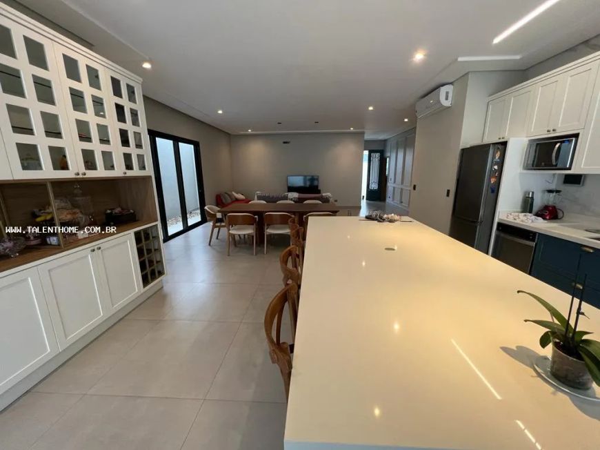 Casa para Venda em Londrina, Parque Residencial Alcântara, 3 dormitórios, 3 suítes, 5 banheiros, 4 v