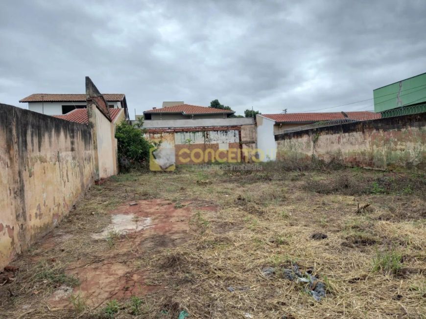 Terreno à venda por R$ 190000.00, 319.70 m2 - VILA ZIOBER - LONDRINA/PR