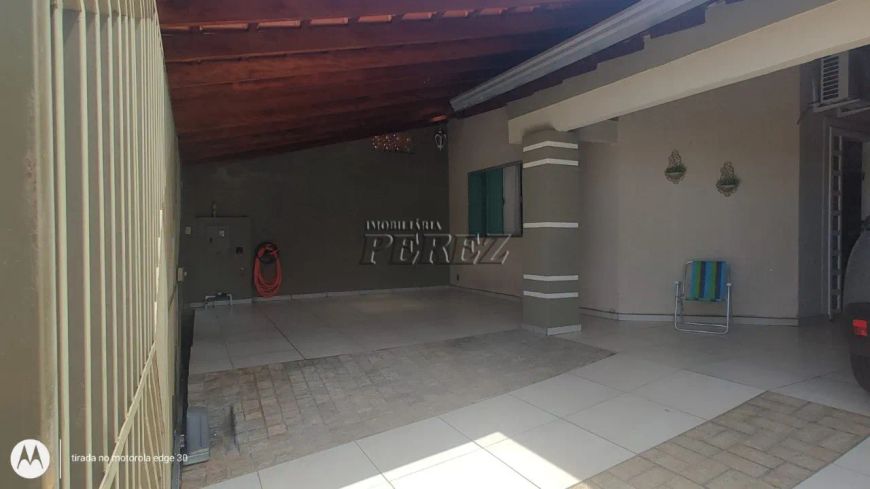 Casa à Venda - na Rua Natal Cereda, Jardim Neman Sahyun
