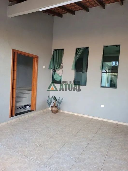 Casa com 03 quartos, sendo 01 suíte na região Norte de Londrina