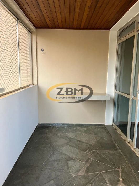 Apartamento a venda, 04 quartos (01 suíte), Sacadas, 214 m² útil, 02 vagas de garagem, Centro, Lond