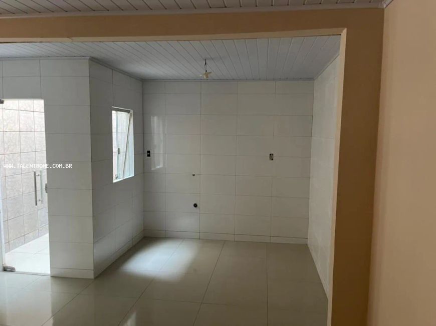Casa para Venda em Londrina, Residencial Abussafe, 2 dormitórios, 1 banheiro, 4 vagas