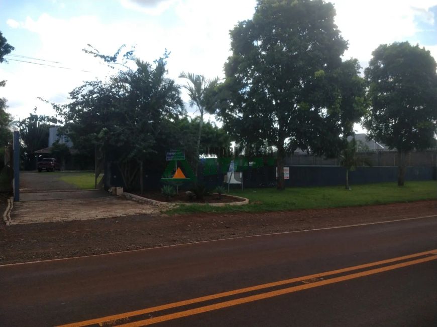 Chácara com 350 m² útil e 3.540 m² de área total na região Norte de Londrina