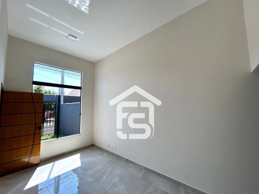 VENDO - Casa com 3 dormitórios sendo 1 suíte - Pequena Londres