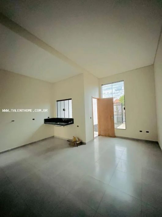 Casa para Venda em Londrina, Jardim das Palmeiras, 3 dormitórios, 1 suíte, 2 banheiros, 2 vagas
