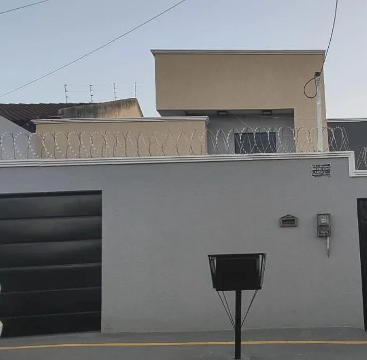 Casa térrea com 3 quartos no Setor Jardim Buriti Sereno em Ap. de Goiânia Casa de Rua com 3 Quarto(s