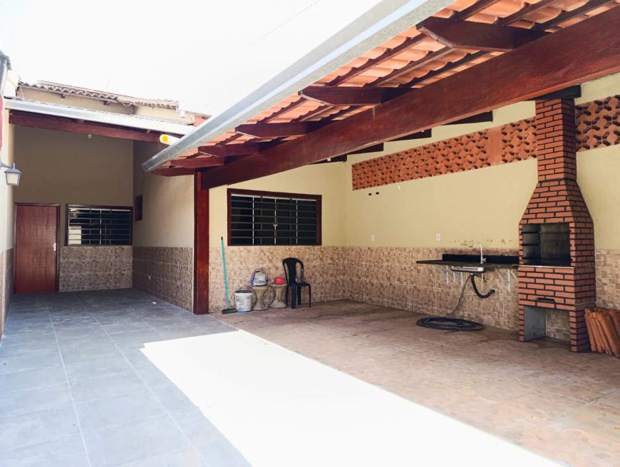 Térrea para venda tem 120 metros quadrados com 3 quartos