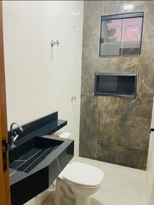 AGIO de Casa com 02 quartos e uma suite,a venda codigo: 110453