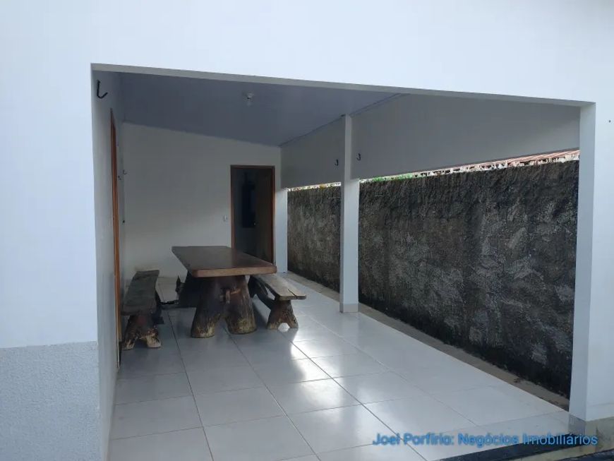 Casa a venda; 4 quartos 1 suíte + Barracão; Ótimo preço e Localização; Mansões Paraíso - Aparecida