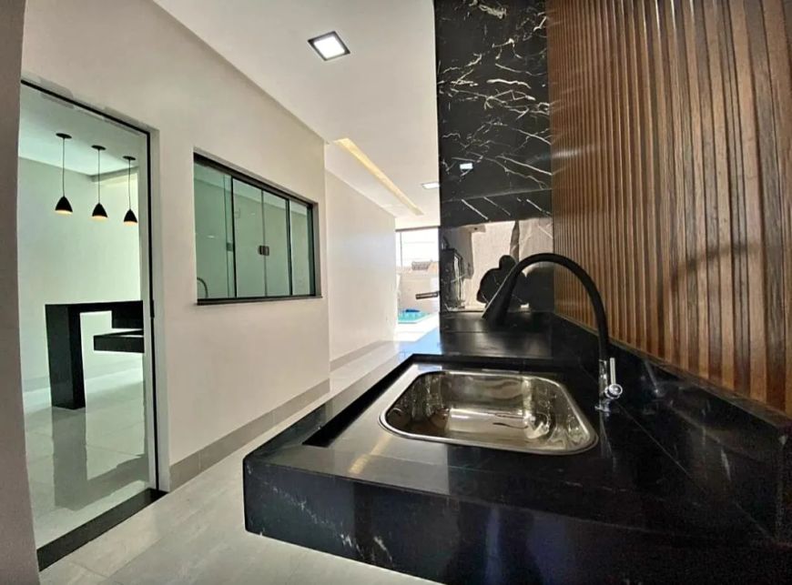 Casa alto padrão a venda no Setor Cidade Vera Cruz, Aparecida de Goiânia-GO