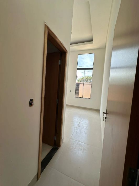 Casa Casa de Rua com 3 Quarto(s) e 1 banheiro(s) à Venda, 106.11 por R$ 350.000 no setor Jardim Tran