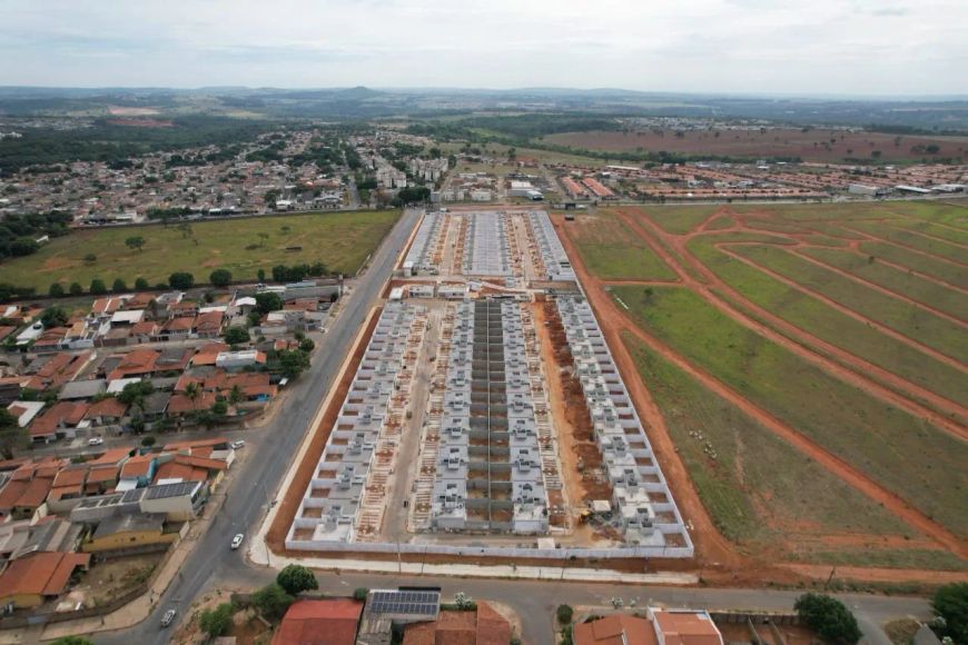 Casa 2 quartos à venda em condomínio fechado Aparecida de Goiânia -GO.