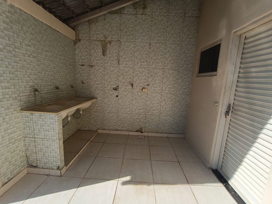 Casa De 3/4 Sendo Duas Suites Sozinha No Lote No Jardim Paraiso Ao Lado Anel Viario
