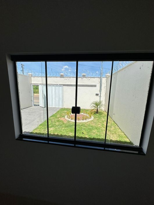 VENDE-SE CASA 2 QUARTOS 1 SUÍTE. Casa de Rua com 2 Quarto(s) e 1 banheiro(s) à Venda, 100 por R$ 290
