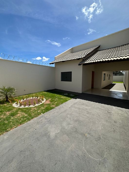 VENDE-SE CASA 2 QUARTOS 1 SUÍTE. Casa de Rua com 2 Quarto(s) e 1 banheiro(s) à Venda, 100 por R$ 290