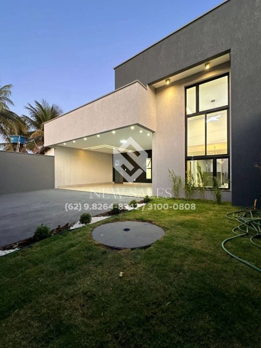 Excelente Casa com 3 Quartos sendo 2 Suítes Plenas - Setor Garavelo