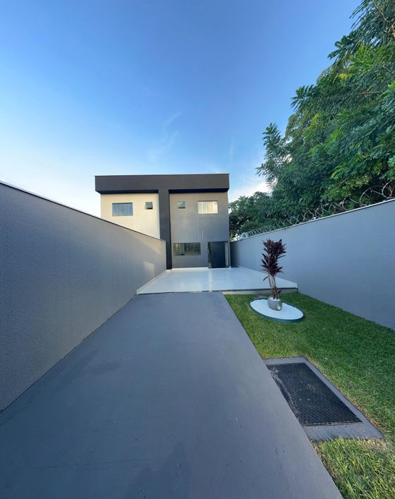 Casa para venda possui 97 metros quadrados com 3 quartos