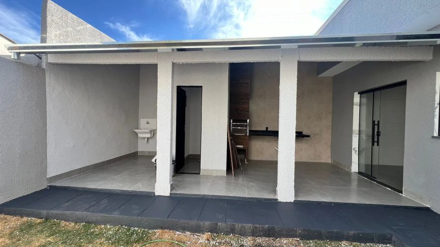 Casa - Jardim Buriti Sereno, Aparecida de Goiânia Casa de Rua com 2 Quarto(s) e 2 banheiro(s) à Vend