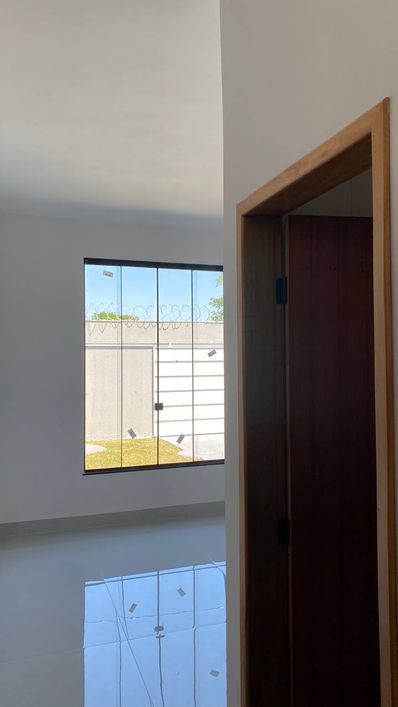 Casa Casa de Rua com 3 Quarto(s) e 1 banheiro(s) à Venda, 101 por R$ 370.000 no setor Riviera Sul IN