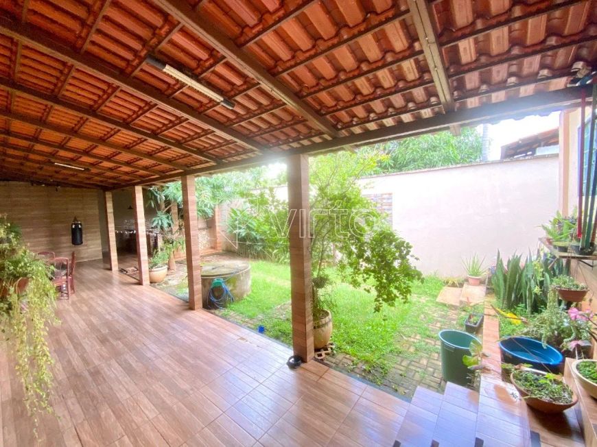 Casa à venda 3 quartos (1 Suíte), 3 banheiros, 305m² por R$ 399.000,00