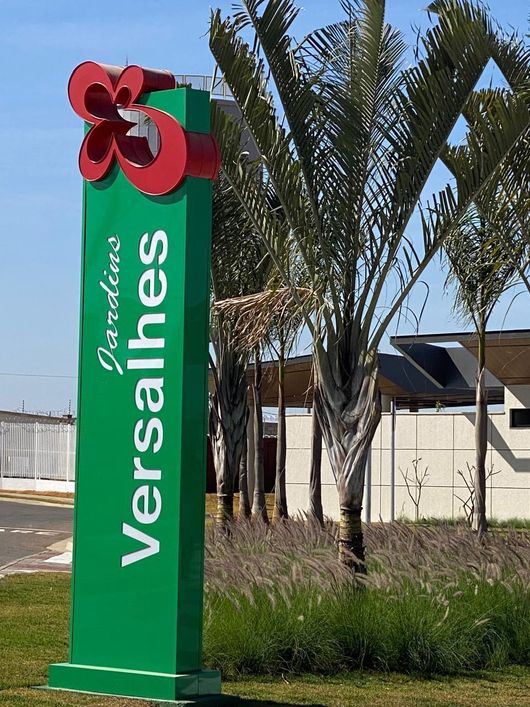 LOTE DE 230 M² - JARDINS VERSALHES - APARECIDA DE GOIÂNIA