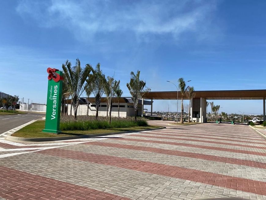 LOTE DE 230 M² - JARDINS VERSALHES - APARECIDA DE GOIÂNIA