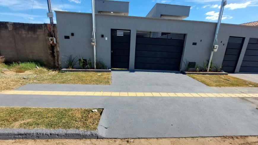 Casa 3 Quartos Vila Oliveira Aparecida de Goiânia Casa de Rua com 3 Quarto(s) e 2 banheiro(s) à Vend