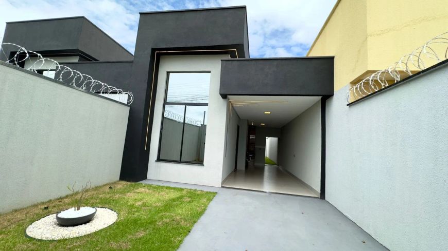 Casa 3 Quartos com suíte à venda - no Parque Trindade