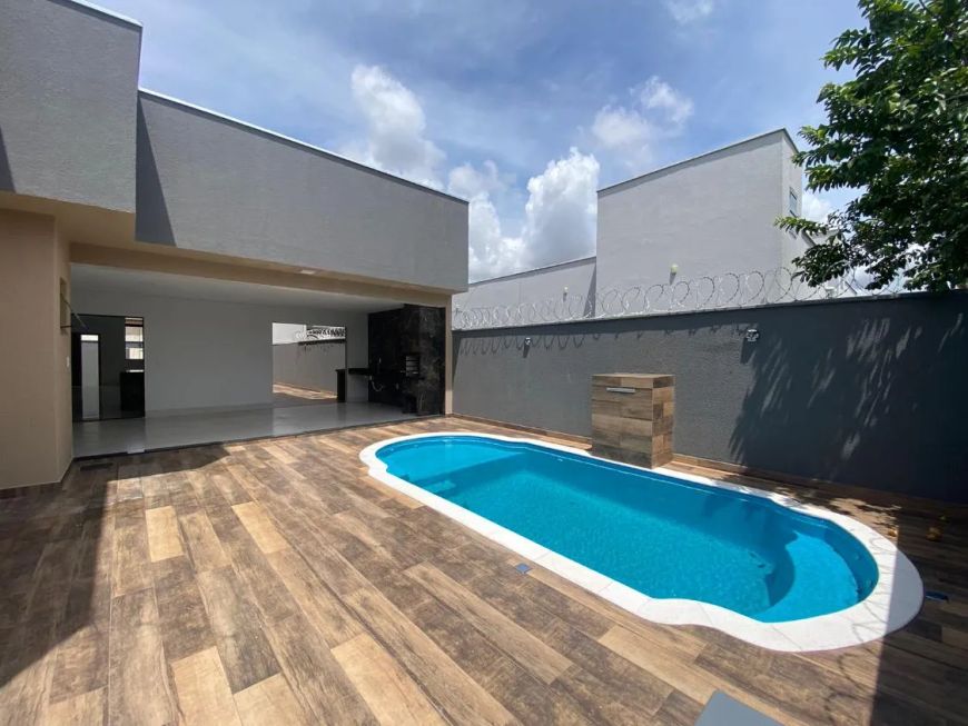 Casa a venda em Jardim Buriti Sereno com piscina aquecida