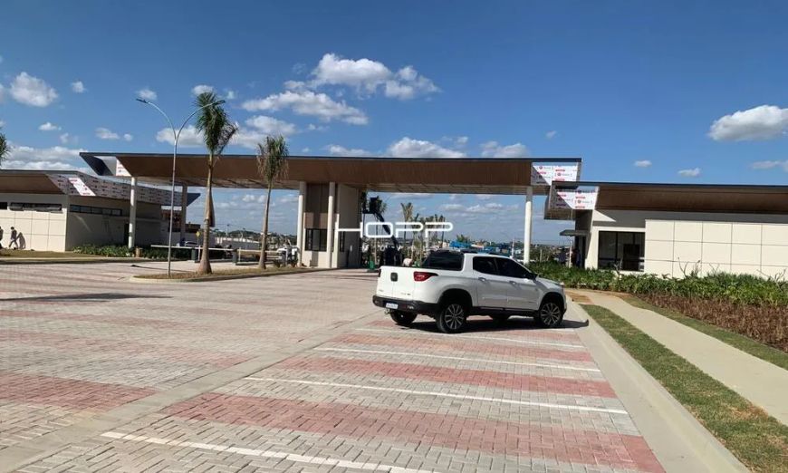 Lote a venda no Jardins Versalhes