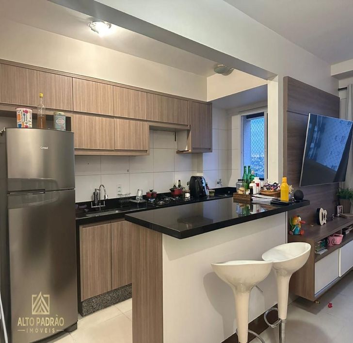 1031- Apartamento com 2 quartos, banheiro, completo em armários, 1 vaga de garagem, à venda 50m² po