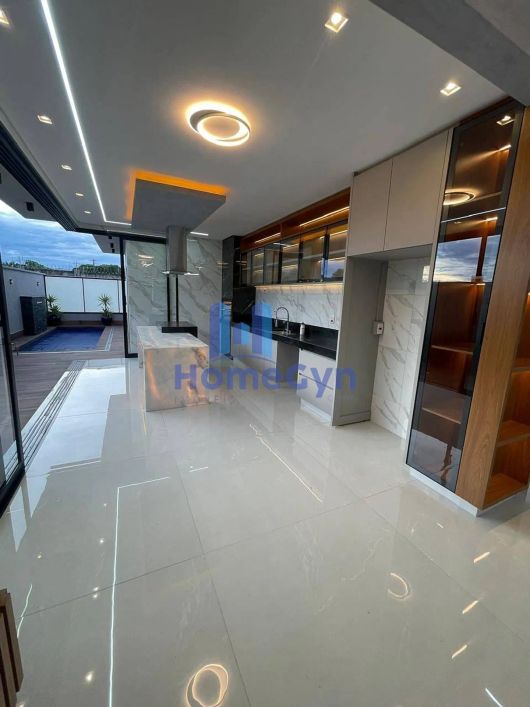 Casa térrea de luxo 3 suítes no Condomínio Parqueville Pinheiros Aparecida de Goiânia GO.