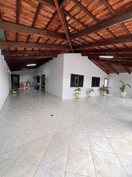 Térrea para venda com 242 metros quadrados com 3 quartos