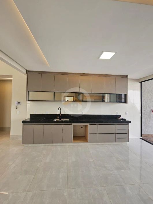 Casa 3 suites plenas,sozinha lote no Bairro Ilda