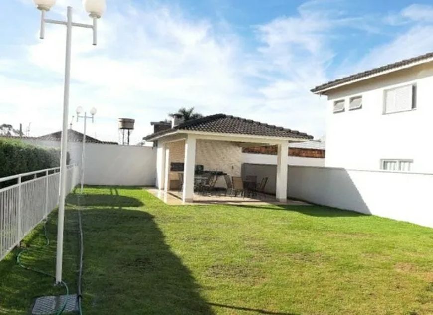 Condomínio fechado de sobrados com 3 suítes plenas