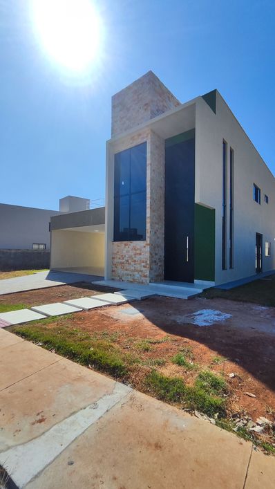Sobrado em condomínio a venda, 253 m², com 4 suítes, ParqVille Jacarandá, Aparecida de Goiânia